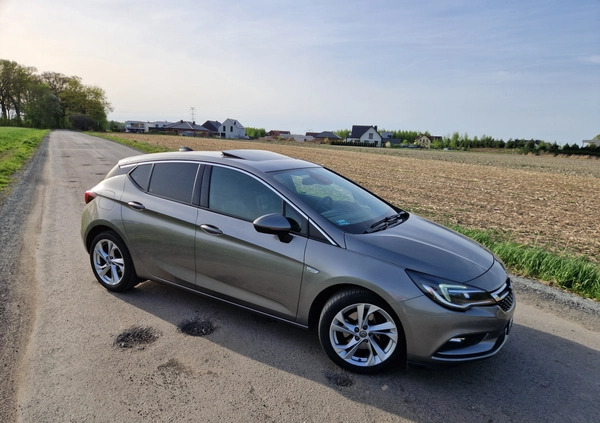 Opel Astra cena 49800 przebieg: 187100, rok produkcji 2015 z Gliwice małe 172